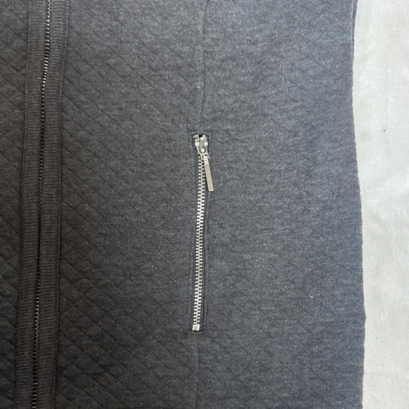 Karen Scott Sport Grey Zip Up  size small  business activewear Vest - Picture 9 of 9